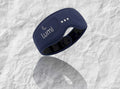 Masque de sommeil connecté LUMI Bleu Nuit - Vue de face avec logo
